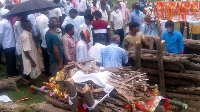 Three people were cremated together hazaribagh road accident two died 80 year old elderly man dies due to shock kpr