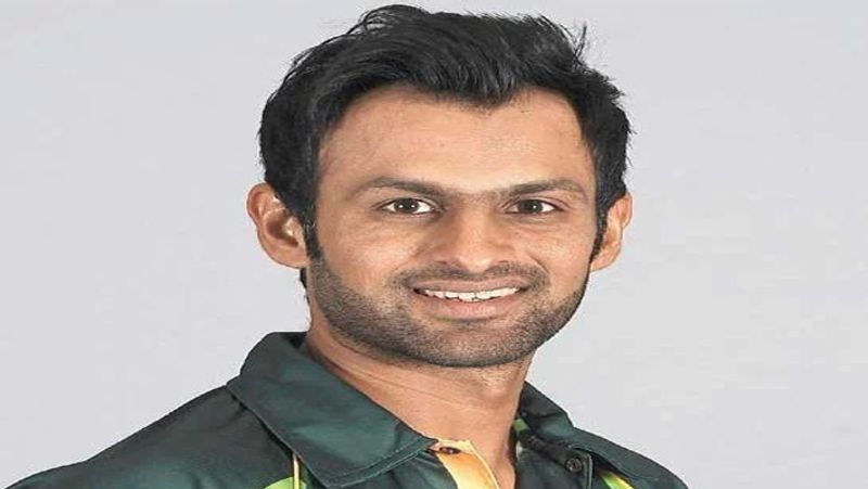 sania mirza said - ms dhoni and shoaib malik are similar dva