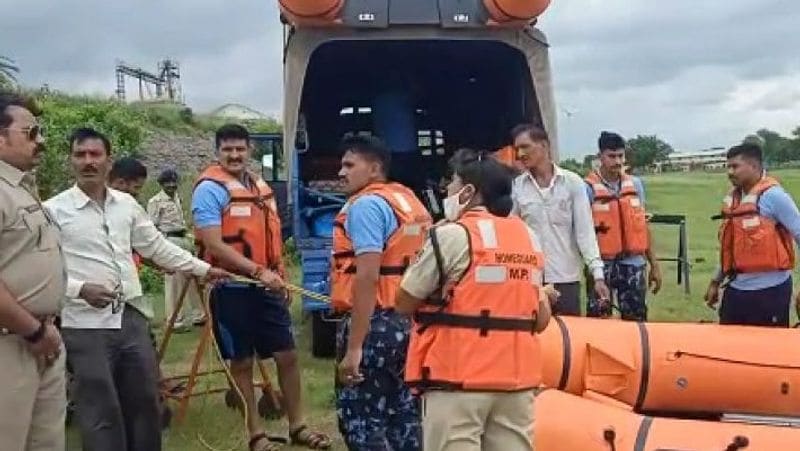 madhya pradesh shajapur big accident in shajapur five girls drowned in parvati river kpr