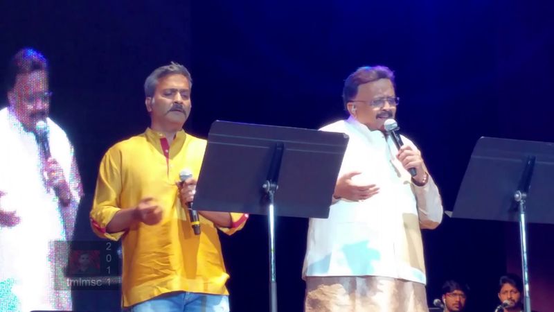 spb family director barathi raja and venkatprabu reached in hospital