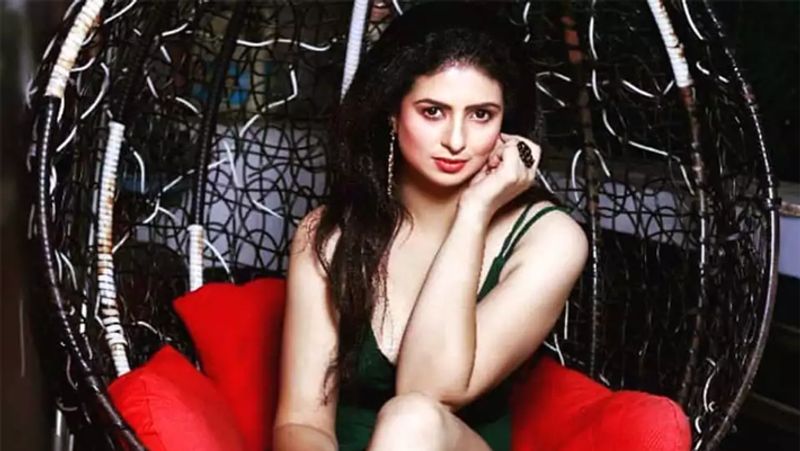 mohammed shamis wife posted a nude photo which goes viral and followers are trolling her dva
