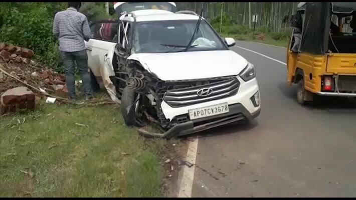 Miracle escape from the road accident in visakhapatnam district Miracle escape from the road accident in visakhapatnam district