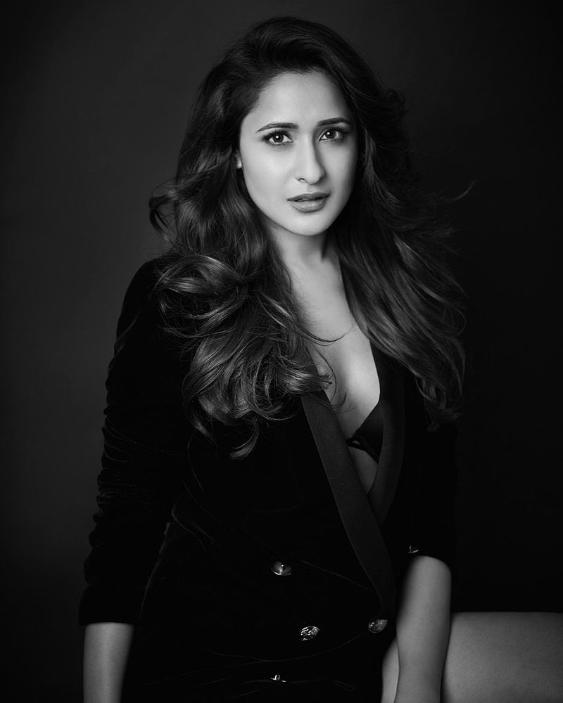 will pawan kalyan give a lift to pragya jaiswal?