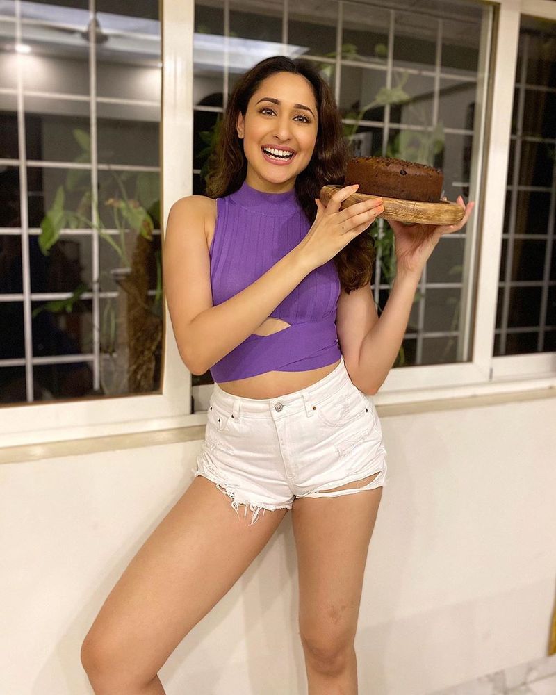 will pawan kalyan give a lift to pragya jaiswal?