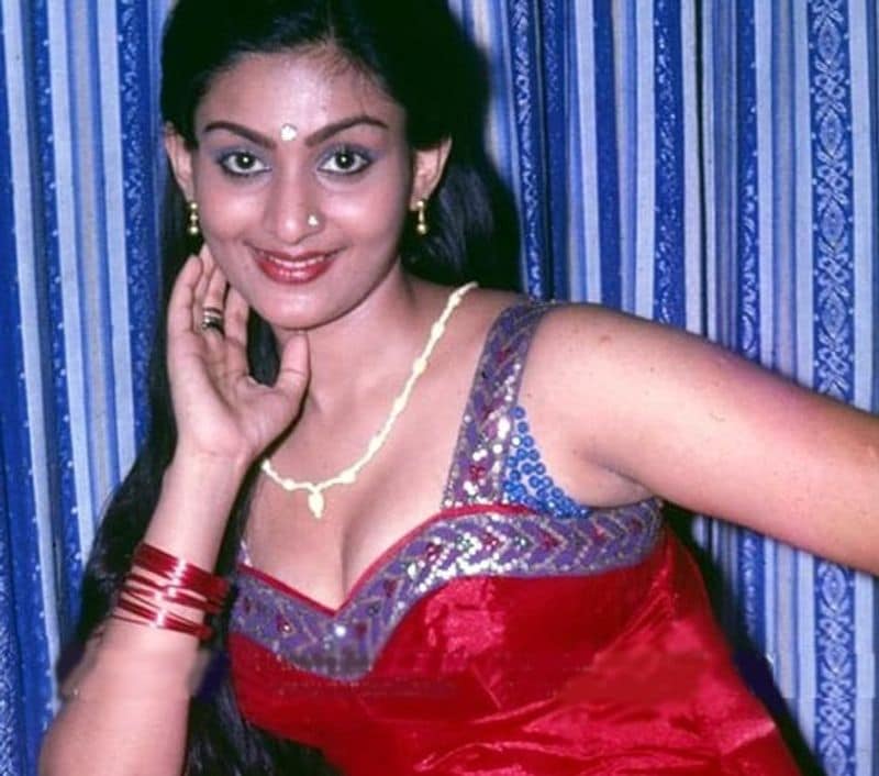 Unni Mary: Unni Mary acted in several Malayalam, Tamil and Telugu movies. She was married to Rejoy in the year 1982 and left the film industry. Unni Mary is now an evangelist and never planning to come back to the film industry.