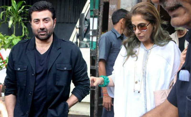When Dimple Kapadia, Sunny Deol were caught off-guard holding hands in London RCB