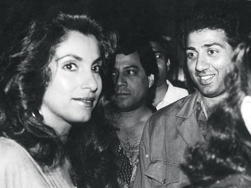 When Dimple Kapadia, Sunny Deol were caught off-guard holding hands in London RCB