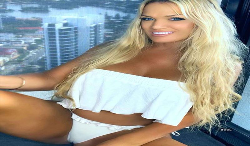 beautiful woman mother of 4 children and hottest grandmother of 1 grandson shares her secret to stay young kph