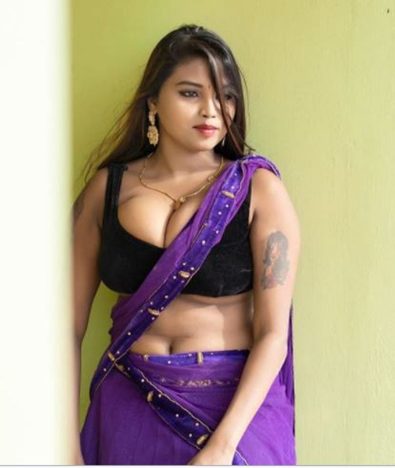 tik tok elakkiya wear towel photo rock in internet