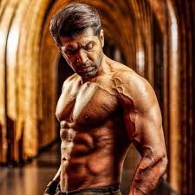 Actor Arun vijay new Hollywood Hero getup going viral