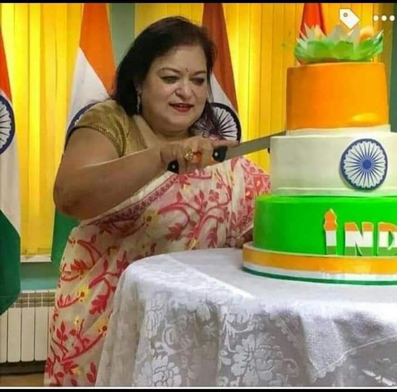 ankhi das the facebook public policy director not cutting cake of indian flag sangita bahadur old images shared kpt