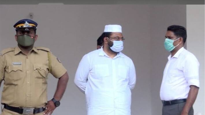 ernakulam money fraud case two men held by police ernakulam money fraud case two men held by police