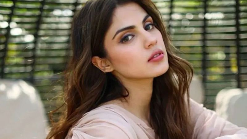 Sushant Singh Rajput Suicide case Rhea chakraborty Whatsapp chat Reveals drung Angle KPY