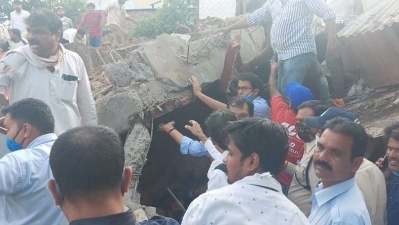 madhya pradesh dewas two storey building collapsed search rescue operation kpr