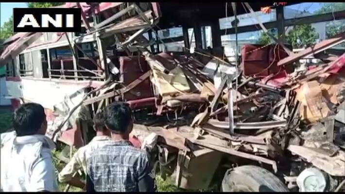 UP 6 dead in head-on collision between two buses on Lucknow-Hardoi road UP 6 dead in head-on collision between two buses on Lucknow-Hardoi road