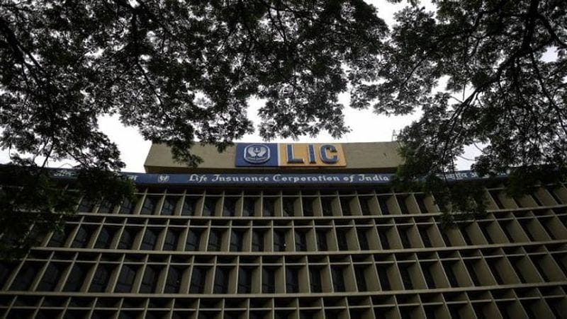 LIC launches Jeevan Akshay annuity plan, on investment you can get life long returns MJA