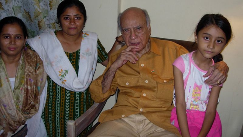film sholay rahim chacha ak hangal death anniversary here is some unknown life facts KPJ