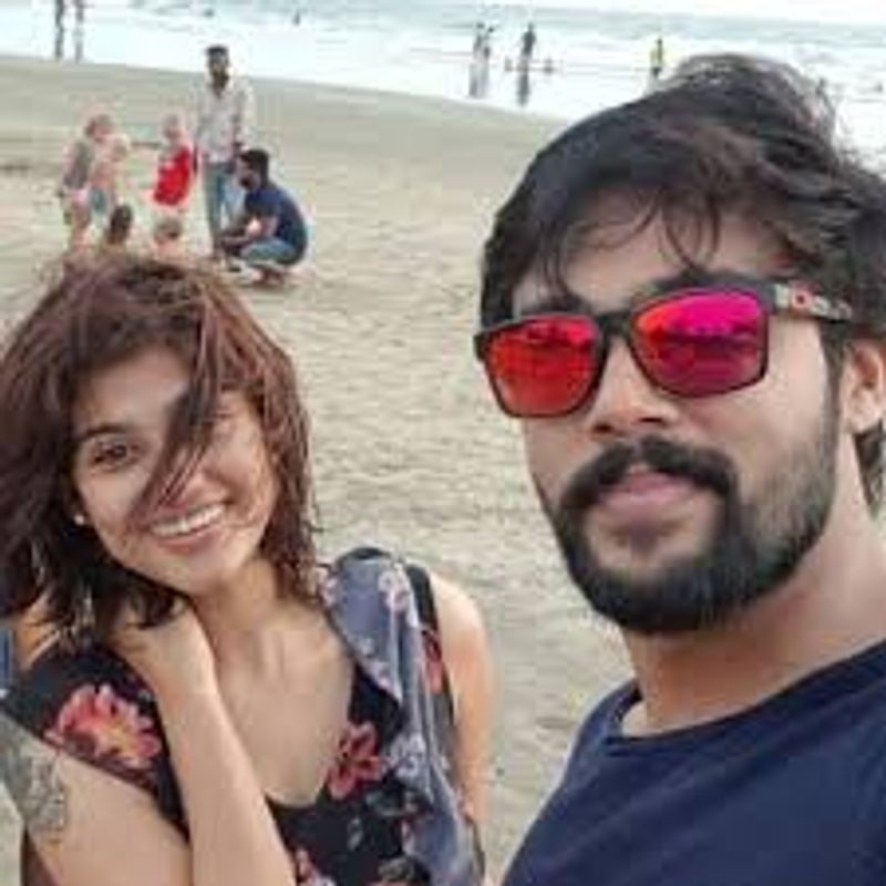 பிக்பாஸ் நிகழ்ச்சியின் முதல் சீசனின் டிஆர்பி-க்கு முக்கியமாக உதவிய சமாச்சாரம் என்றால் அது ஆரவ் - ஓவியா காதல் விவகாரம் தான். ஓவியா இவரை காதலித்ததாலேயே இவருக்கு இந்த நிகழ்ச்சியில் முக்கியத்துவம் கிடைத்தது.