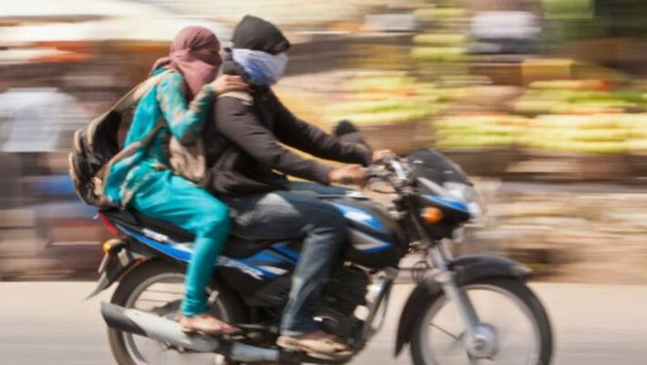 Jharkhand man rides around 1100 km on twowheeler to fulfil his wifes dream Jharkhand man rides around 1100 km on twowheeler to fulfil his wifes dream