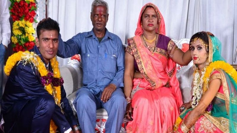 story last farewell to martyr manish carpenter cm shivraj singh chauhan paid tribute rs 1 crore for family govt job kpr