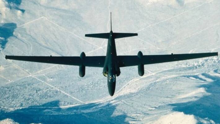 US spy plane enters Chinese border Chinese army panics . US spy plane enters Chinese border Chinese army panics .