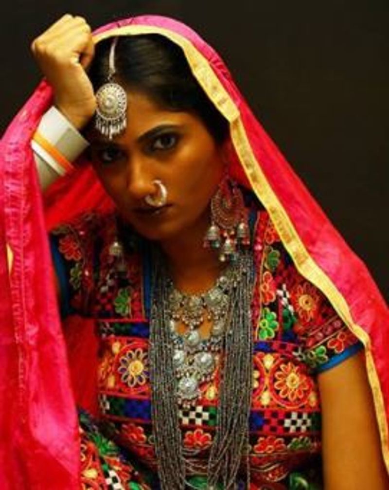 biggboss julie new creative photo shoot