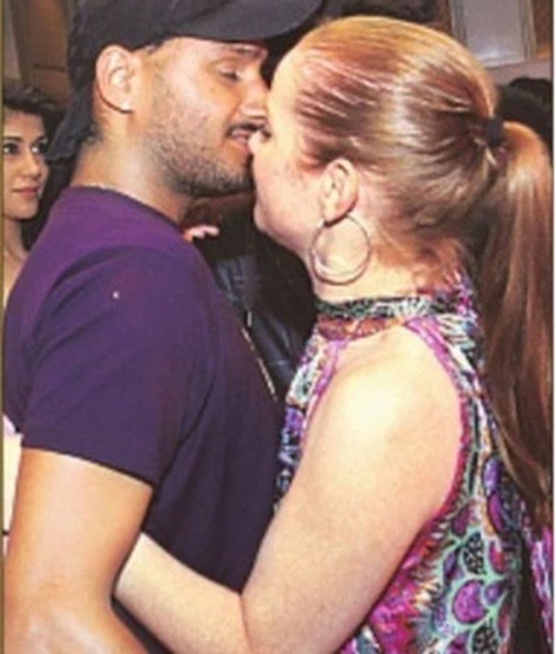 Viral pictures of cricketers when they caught in the camera in embarrassing moment spb