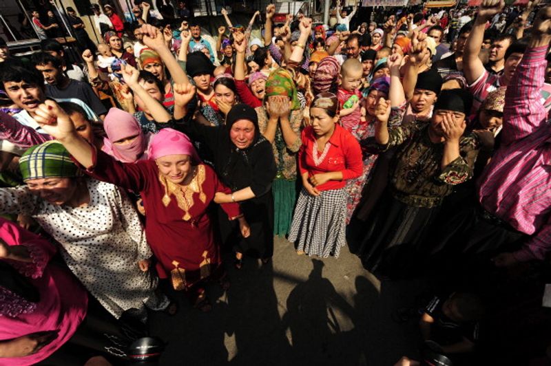 Uyghur girls forced to prostitution in Chinese factories and detain camps ALB