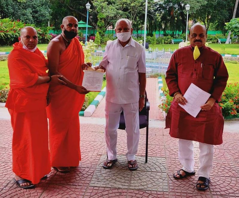 Karnataka Ministers Rushes Belagavi Peranavadi after Sangolli Rayanna and Shivaji Statue Row solved