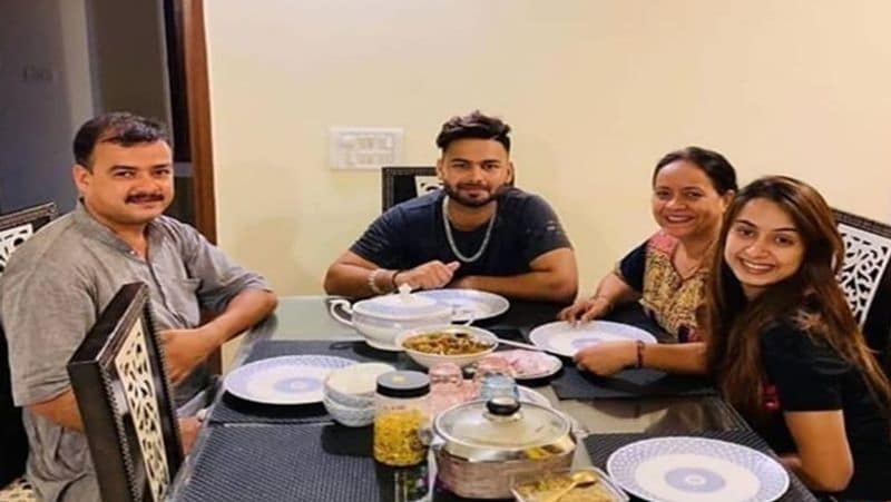 Before start IPL 2020 let's know about Rishabh pant's most beautiful sister Sakshi spb