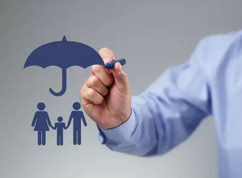 LIC policies for salaried people, know rules and benefits MJA