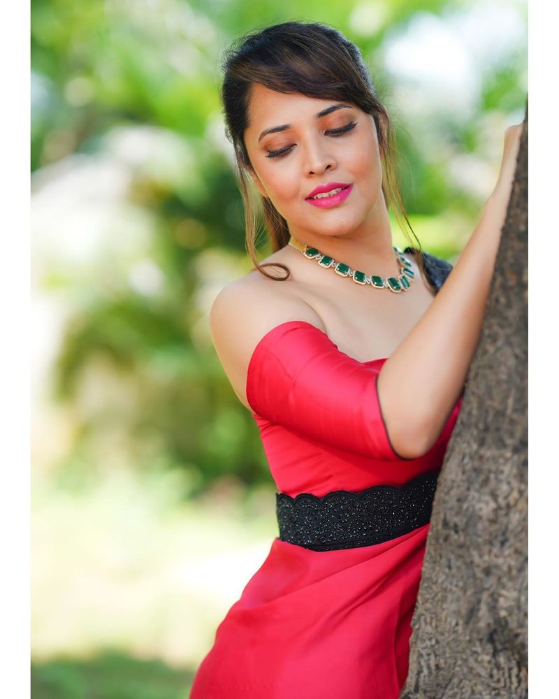 Anasuya Bharadwaj in Red Saree, Hot Looks For Jabardasth Show