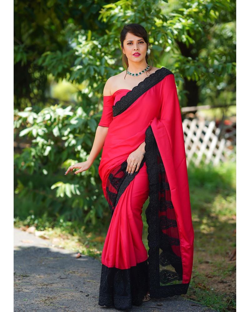 anasuya in saree big treat for fans for sure ksr