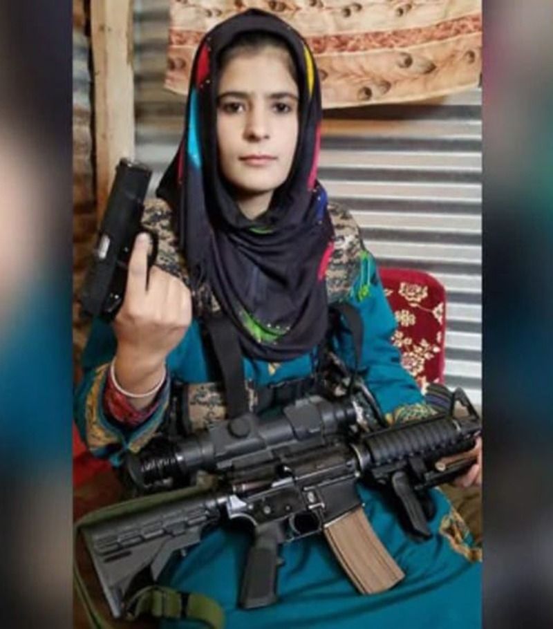 nia arrest has arrested insha jan on charged of helping pulwama attack bsm