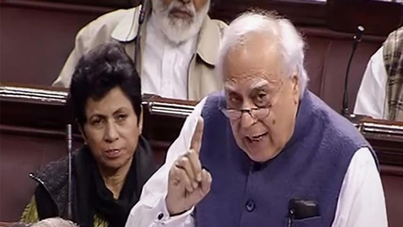 former minister and senior lawyer of SC kapil sibal charges 15 lakh rupees per hearing