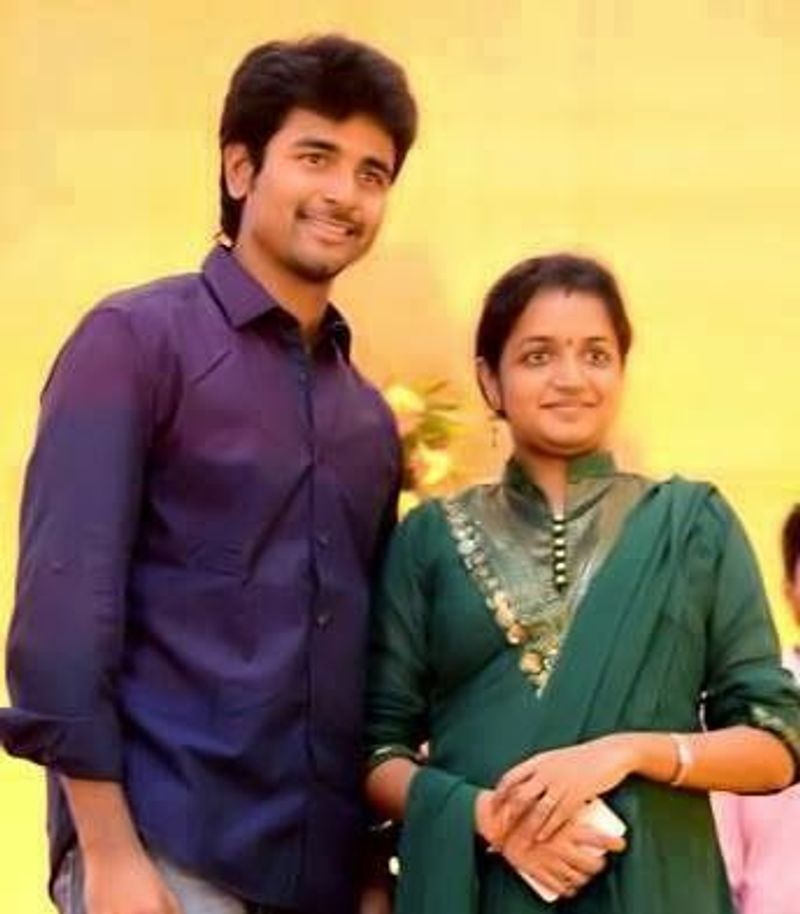 இந்நிலையில் கடந்த ஏப்ரல் மாதல் சட்ட மன்ற தேர்தலில் வாக்களிக்க வந்த போதே, ஆர்த்தி கர்ப்பமாக உள்ளதாக அவரது புகைப்படம் சமூக வலைத்தளத்தில் பரவிய நிலையில், இதுகுறித்து சிவகார்த்திகேயன் தரப்பில் இருந்து எந்த ஒரு பதிலும் தெரிவிக்கப்படவில்லை.