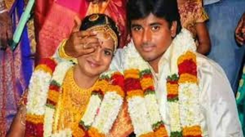 இவருக்கு இவருடைய மாமன் மகள், ஆர்த்தியுடன் கடந்த 2010 ஆம் ஆண்டு திருமணம் நடந்த நிலையில், இவர்களுக்கு ஆராதனா என்கிற மகளும் உள்ளார். சிவகார்த்திகேயன் மகளும், 'கனா' படத்தில் 'வாயாடி பெத்த பிள்ளை' என்கிற பாடல் பாடியதன் மூலம் ரசிகர்களுக்கு மிகவும் பிரபலம்.