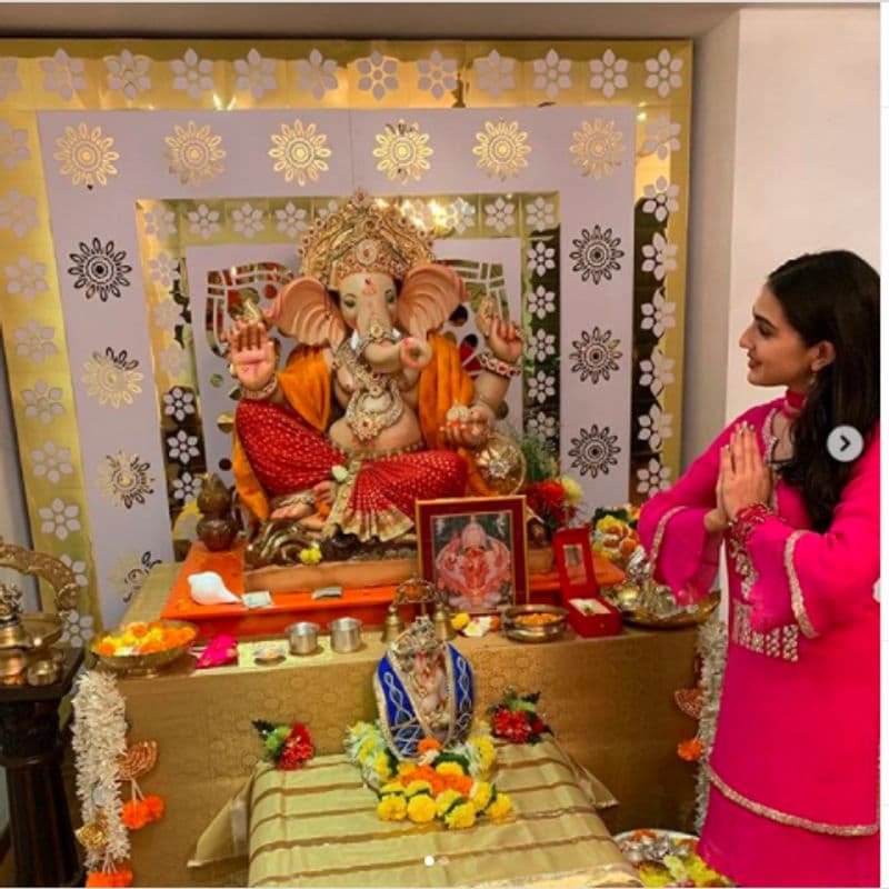 Bollywood actress sara ali khan trolled for celebrating Ganesh chathurthi
