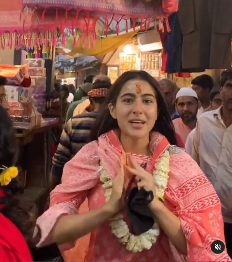 Bollywood actress sara ali khan trolled for celebrating Ganesh chathurthi