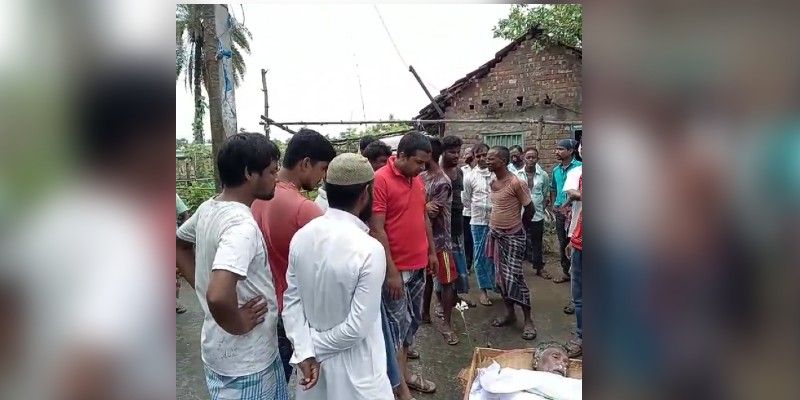 Muslim neighbors performs last rites of a Hindu man in Howrah BTG