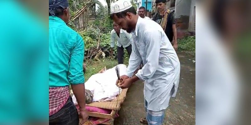 Muslim neighbors performs last rites of a Hindu man in Howrah BTG