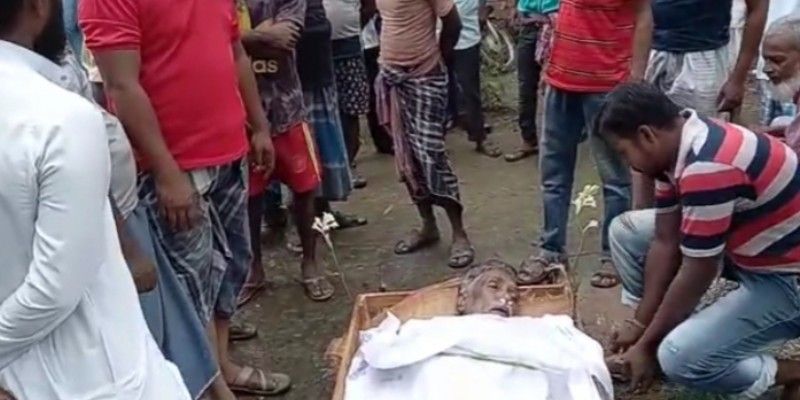 Muslim neighbors performs last rites of a Hindu man in Howrah BTG
