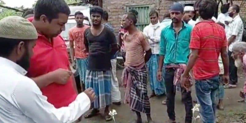 Muslim neighbors performs last rites of a Hindu man in Howrah BTG