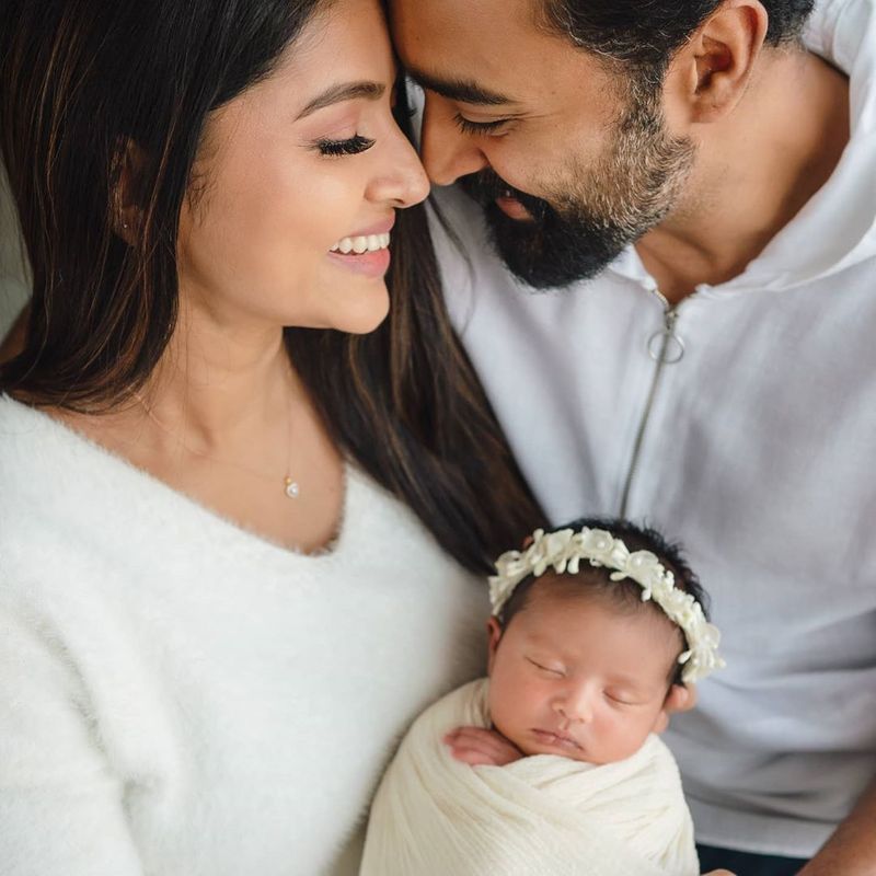actress sneha first time show her girl baby face