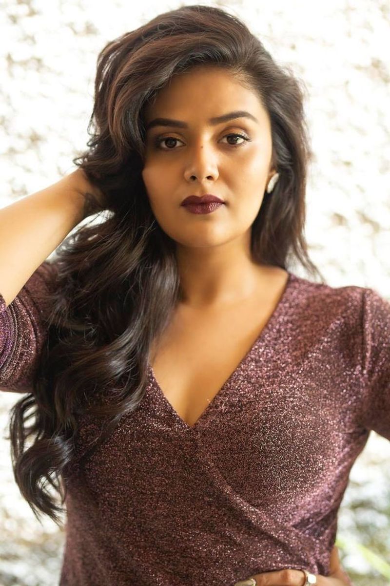 Telugu Anchor Sreemukhi Latest Photoshoot Etv Wow 3 Show