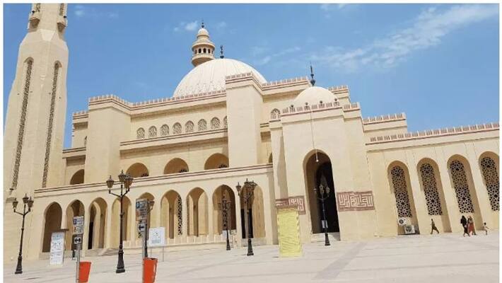 Worshippers return to mosques in bahrain after many months Worshippers return to mosques in bahrain after many months