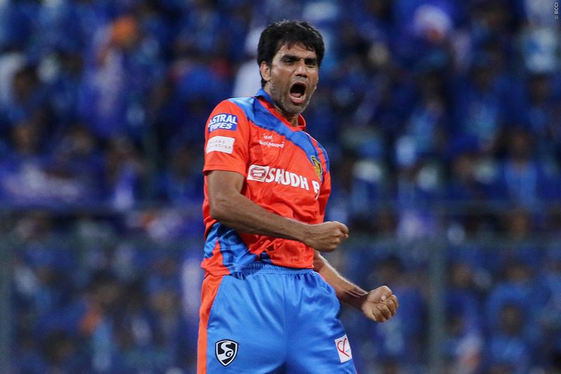 top 10 bowlers bowled most maiden overs in ipl