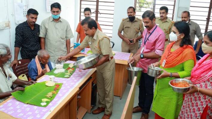 Rs 341 for relief Kuttappan honored by motor vehicle department Rs 341 for relief Kuttappan honored by motor vehicle department