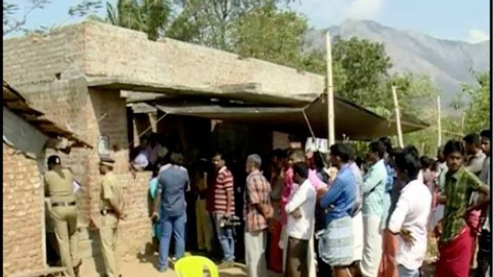 Parents go on strike to seek justice for Valayar girls Parents go on strike to seek justice for Valayar girls