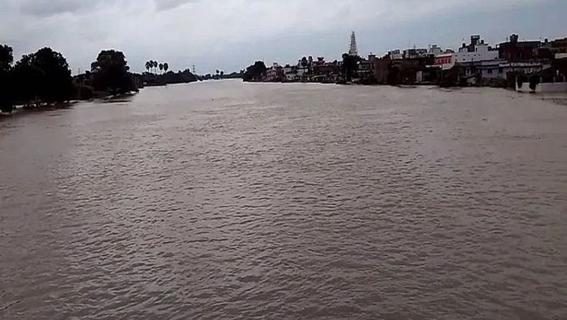 पटना में पुनपुन नदी में बाढ़।
